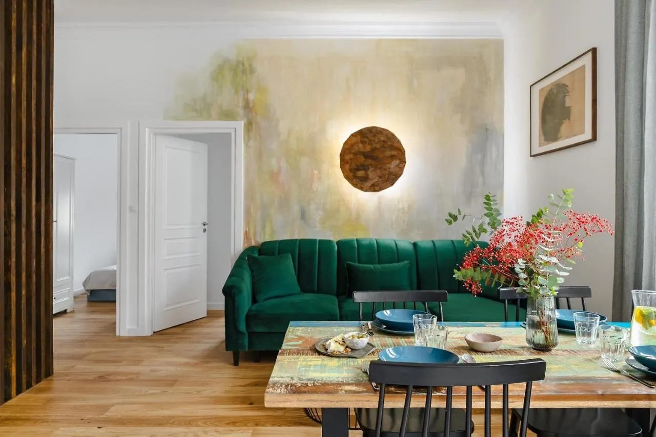 Oomph Warsaw Central Supreme Apartment