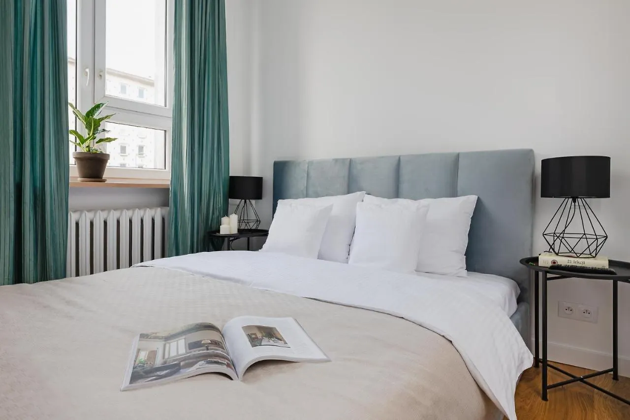 Oomph Warsaw Central Supreme Apartment